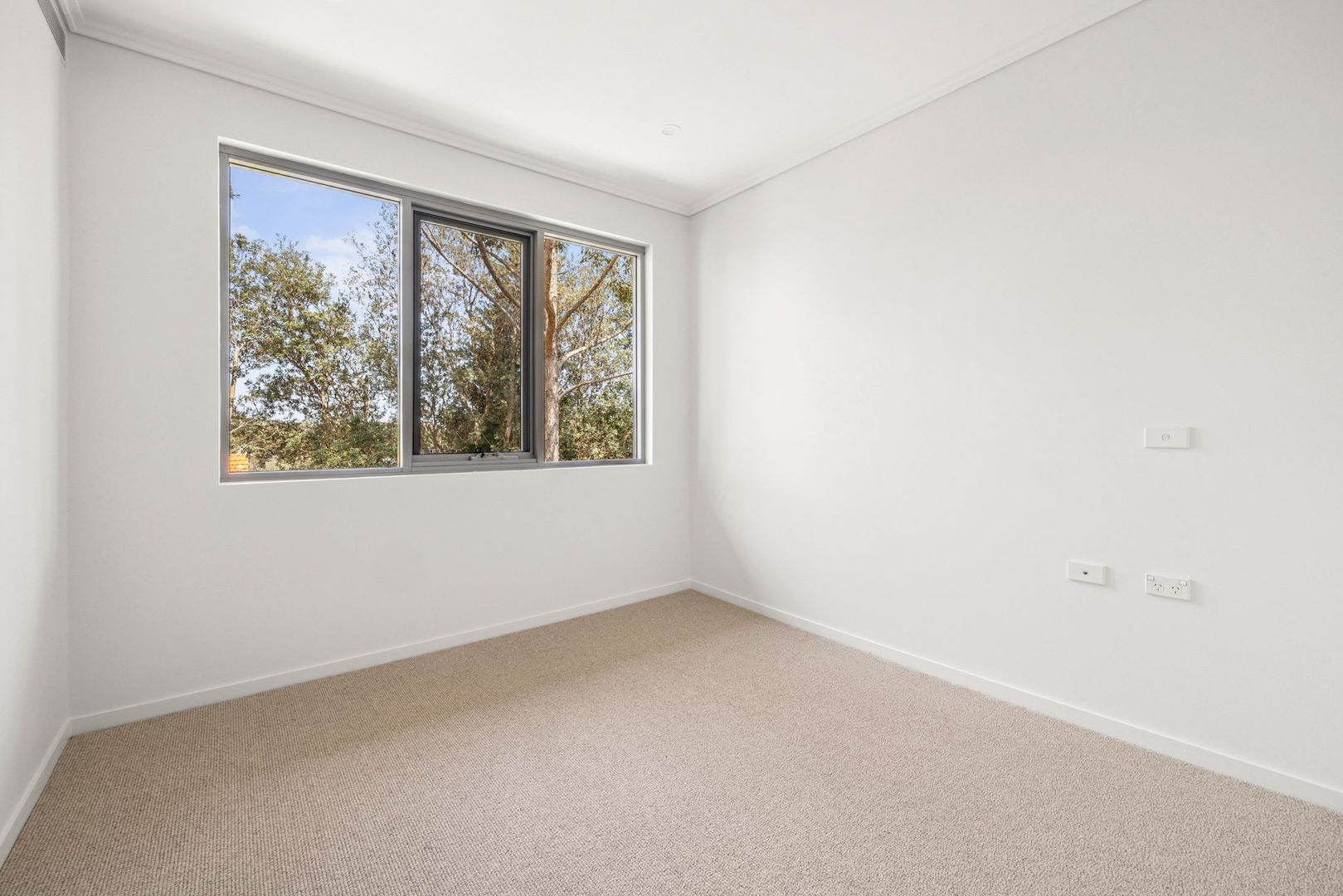 Newly Refurbished House-Sized Apartment In The Residences 