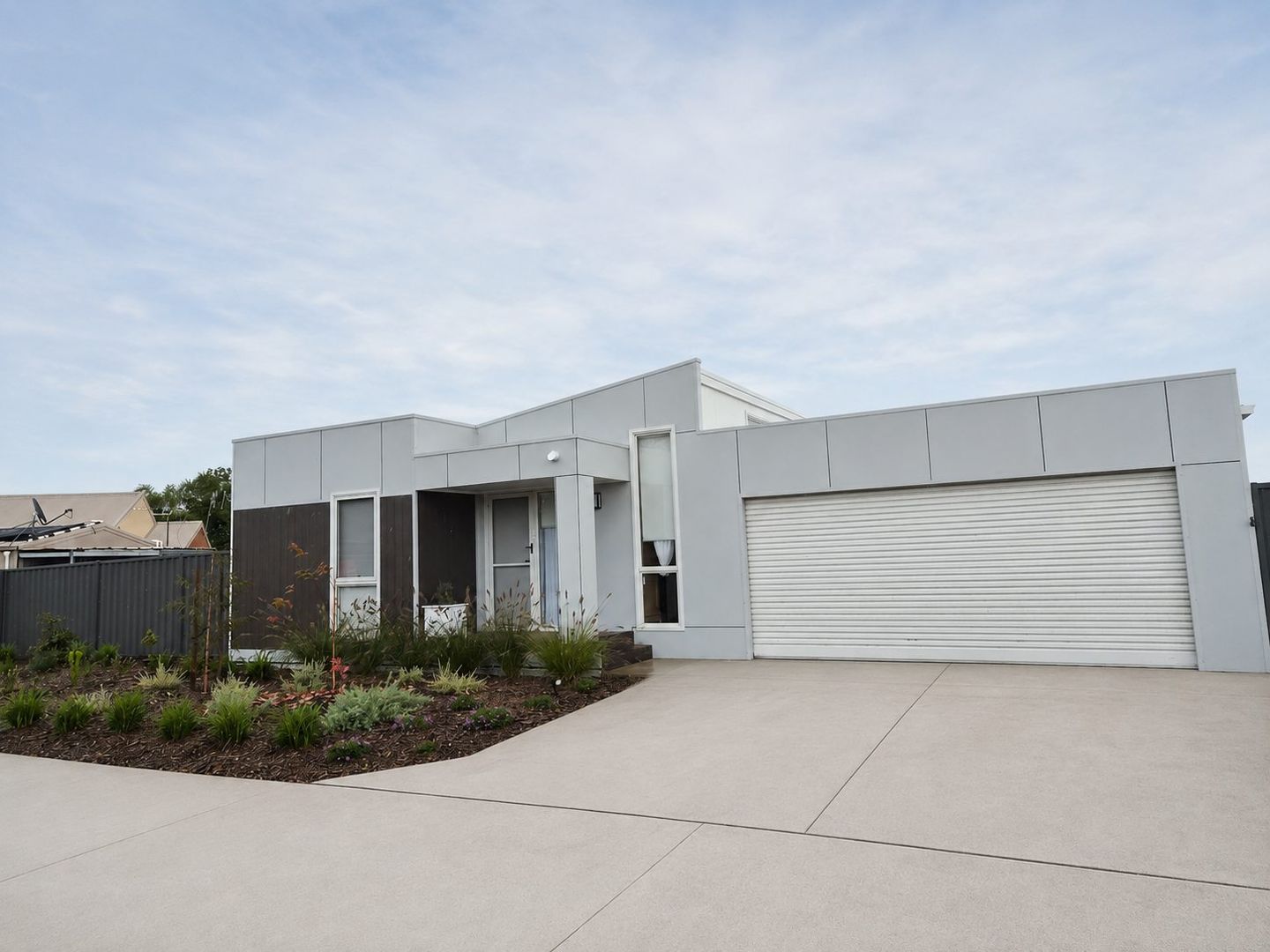 Lot 32 – Oxley design – Three-bedroom home with premium upgrades ready to move in
