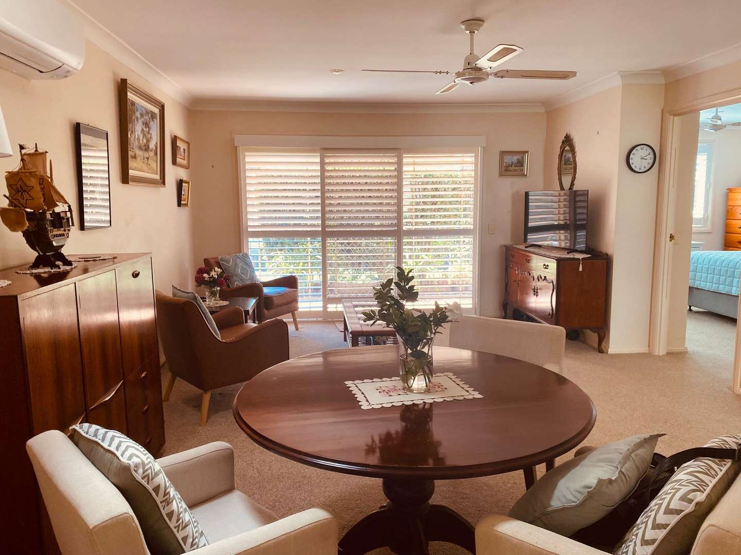 One Of The Best Villas In Mountainview Retreat!     