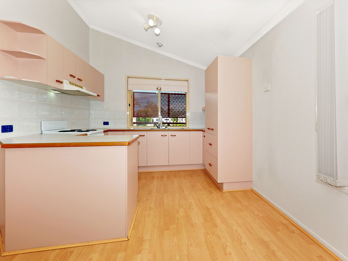 3 Bedroom Villa - Beautiful Cottage - BONUS - Green Space - SOLD