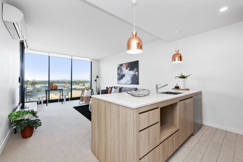 Modern Design, Location and Professional Lifestyle!