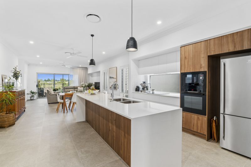 Site 176 - Established Kalbar