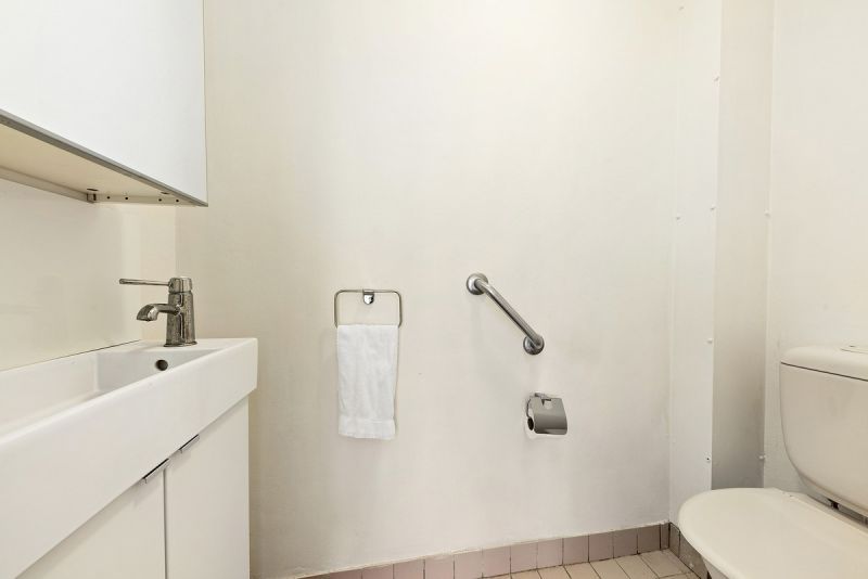 Rare larger 1 bedder with superb garden green outlook