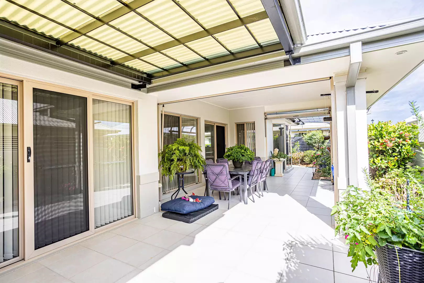 Degas - By Palm Lake Resort Tea Gardens