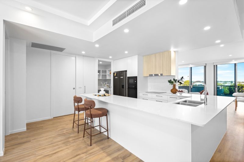 107 - The Emerald Penthouse