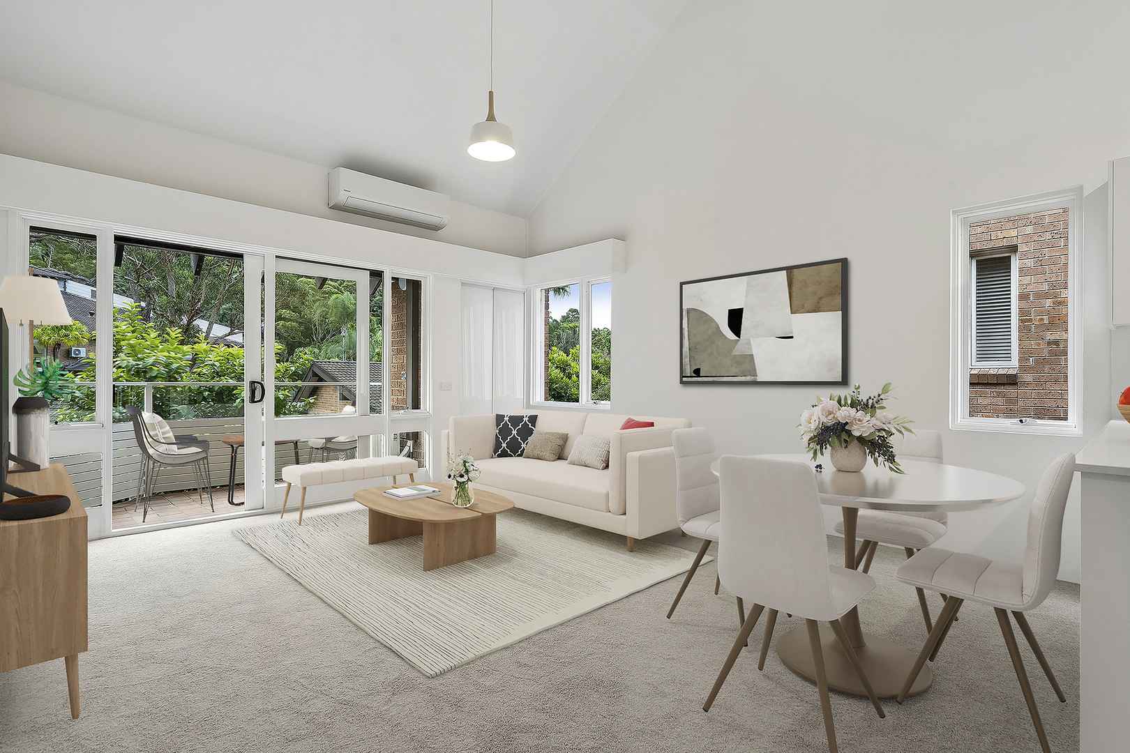Freestanding villa with ample natural light
