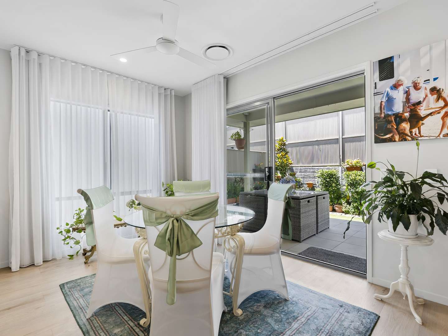 Halcyon Promenade - Established Luxury low maintenance home