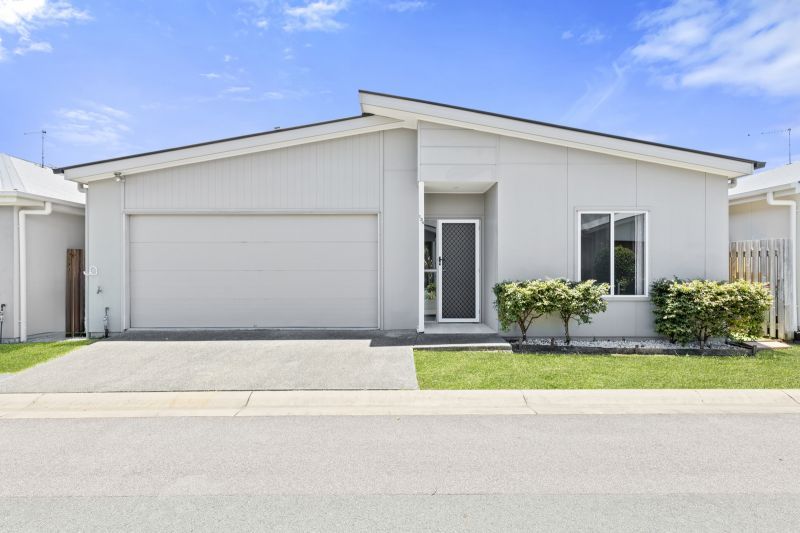 Private and Peaceful Home - with Breathtaking Views!