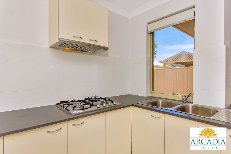 ARCADIA WATERS MADDINGTON - 2 Bedrooms and Stone Bench Tops