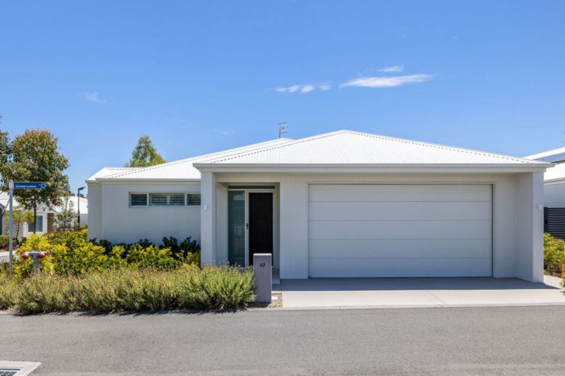 Enjoy Modern Elegance and Prime Corner Vantage