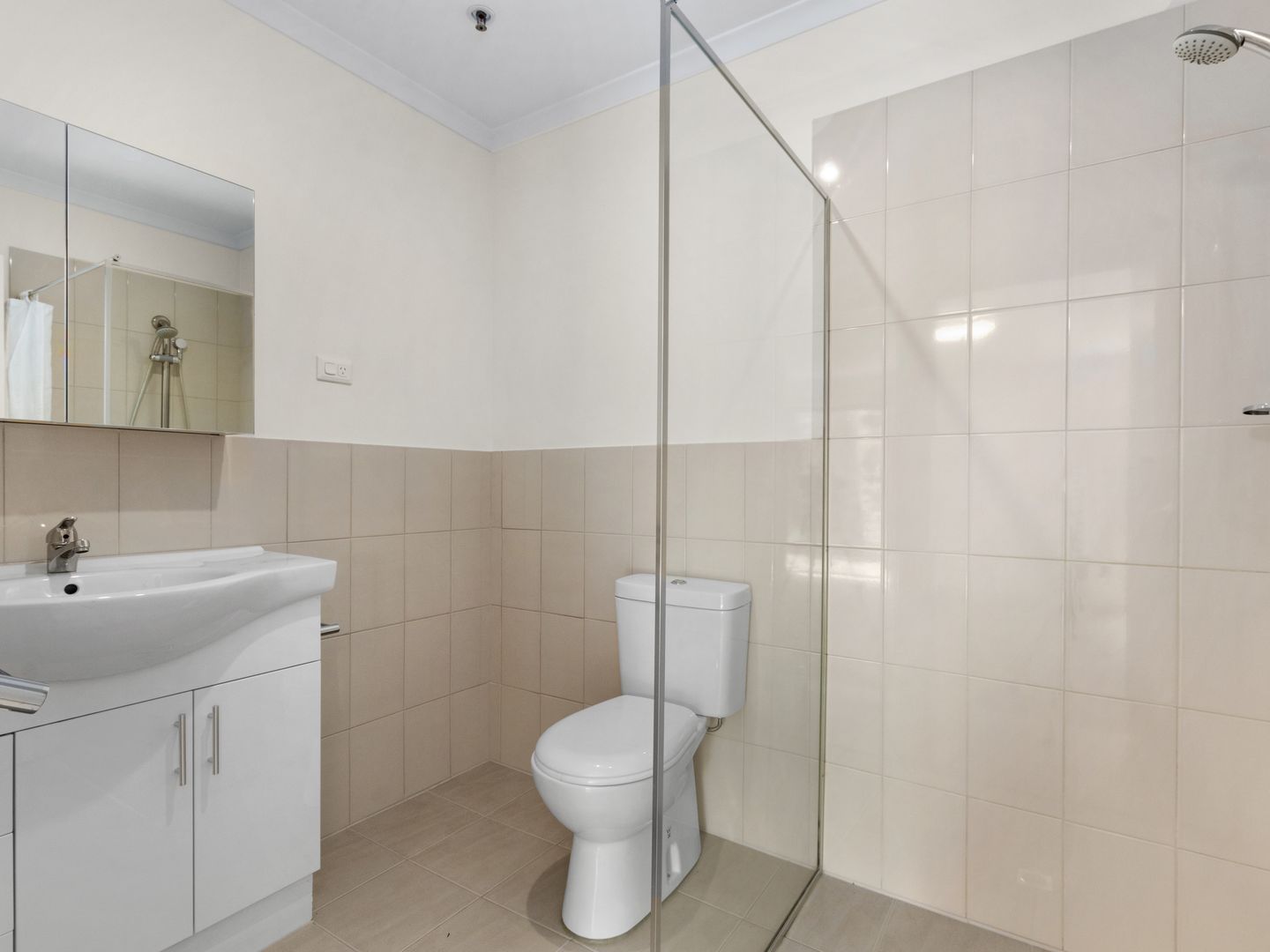 Studio Serviced Apartment 