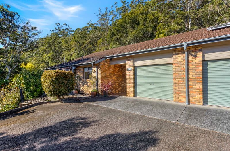 Refurbished Open-Plan Villa in Elevated Village Location