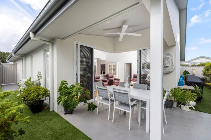 Elegant Corner Retreat – Stylish Alfresco Living