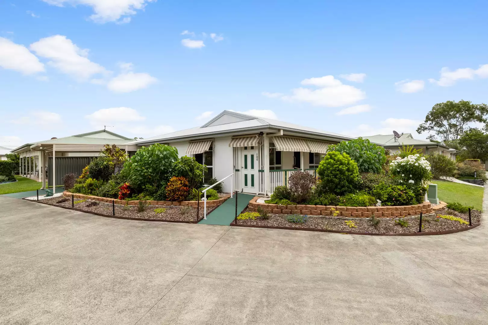 Home 100 3 bedroom Palm Lake Resort Carindale