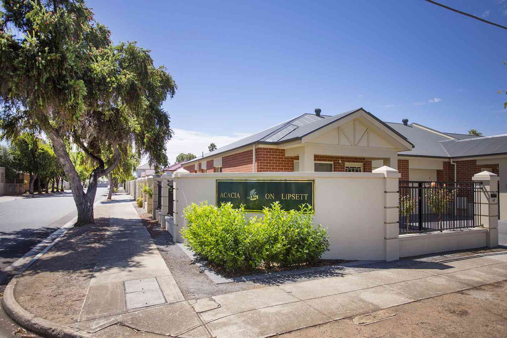 Brand New 2 Bedroom Home - Acacia on Lipsett