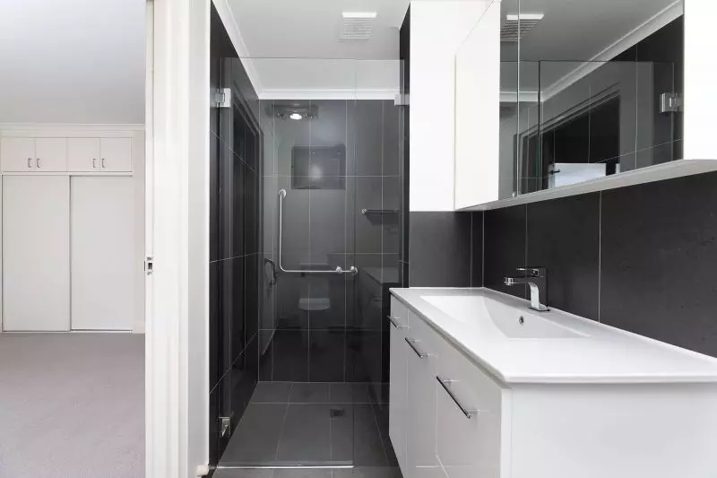 Stylishly refurbished garden style unit with level access throughout, close to all amenities