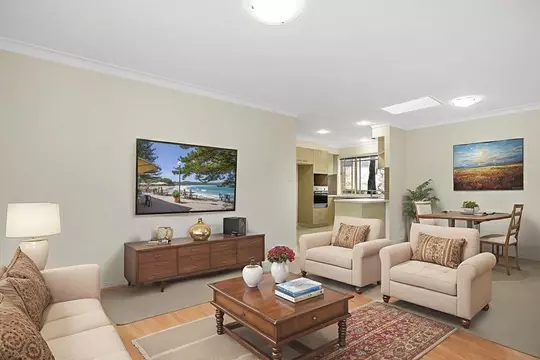 Sunlit Villa with Expansive Outdoor Living