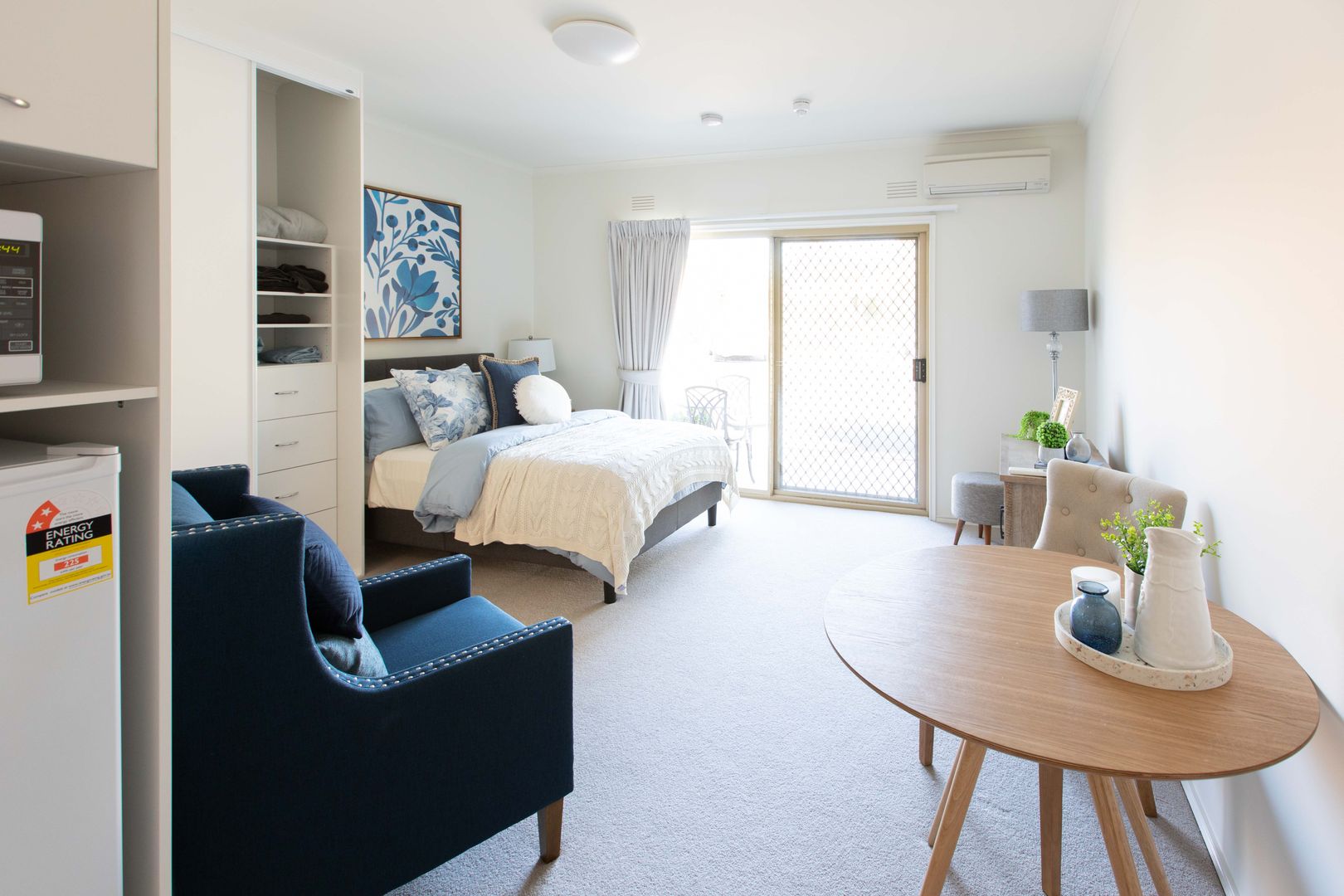 Stylish studio serviced apartments at Templestowe Village