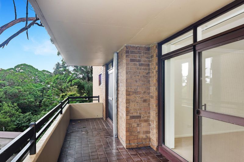 2 Balconies with Trees From Every Window
