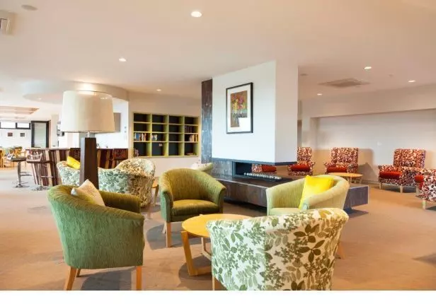 Life's Worth Living - Modern 2 Bedroom Apartments 