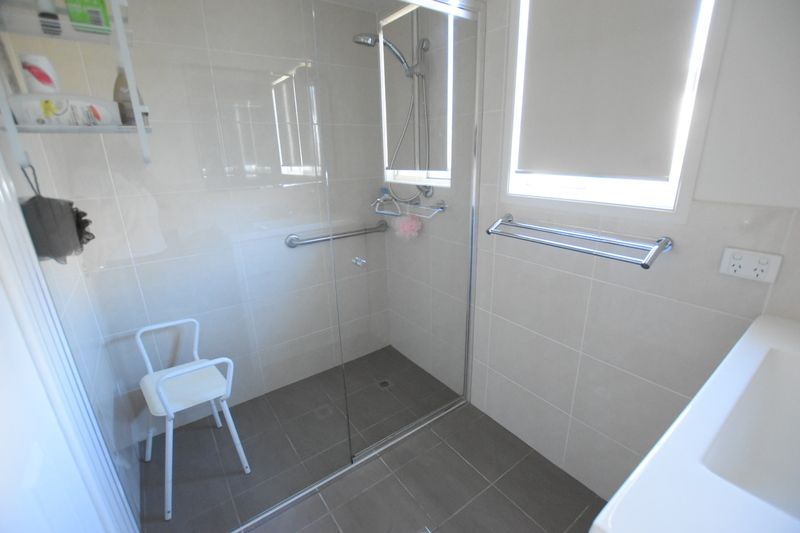 2 bedroom cottage style home with large wrap around verandah!