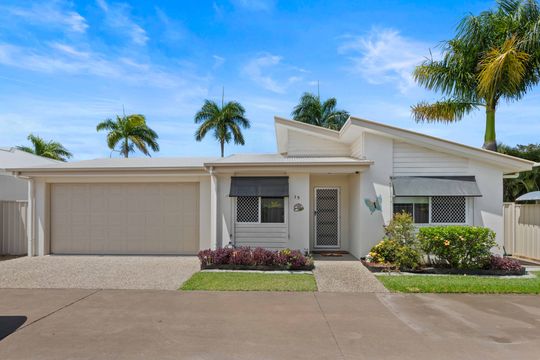 Palm Lake Resort Hervey Bay