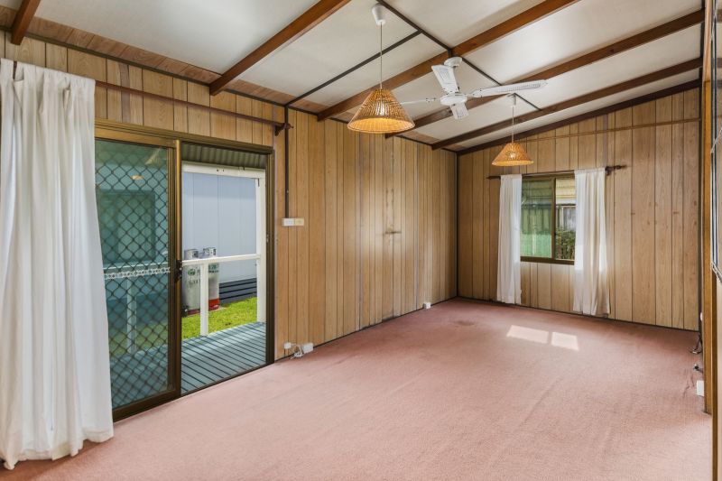 Vibrant Bungalow- Move in Now, Ready for Renovations!