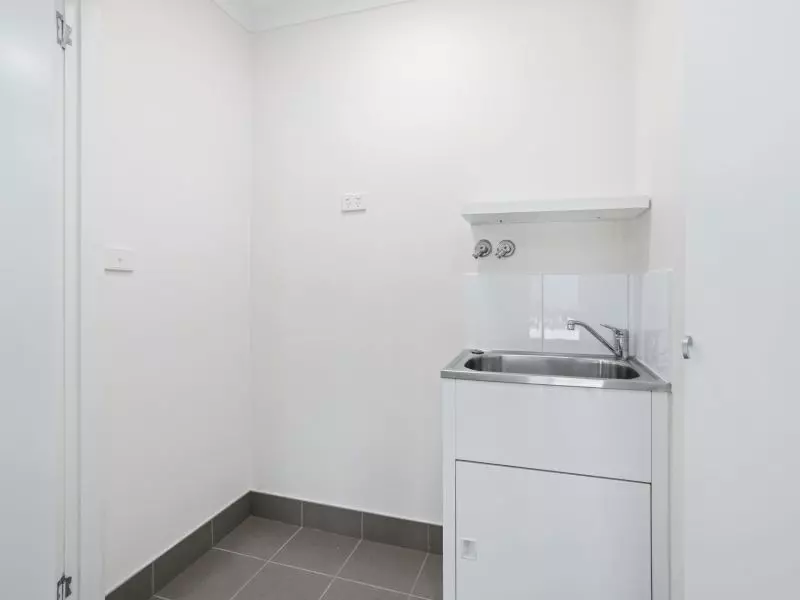 Lovely Villa with Courtyard and Sunroom