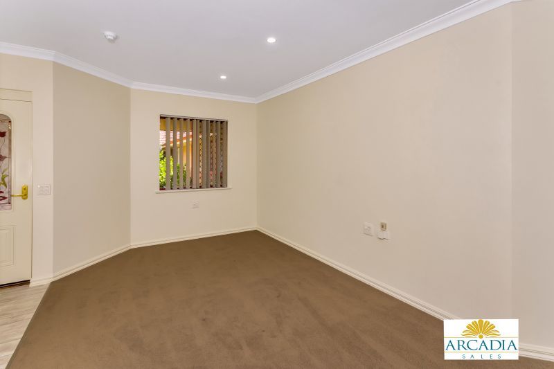 ARCADIA WATERS BICTON - Sought After Ground Floor Villa