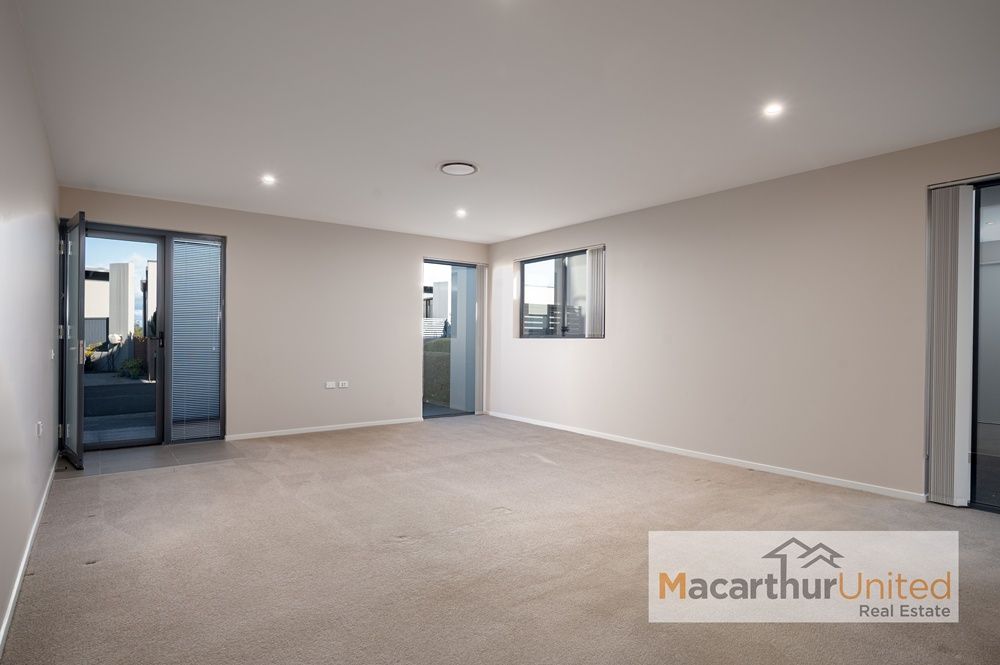 STYLISH VILLA READY FOR ITS NEW FAMILY IN MOUNT GILEAD ESTATE!