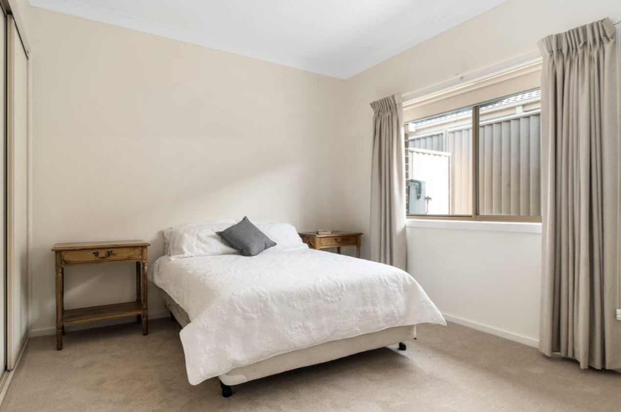 Unit 1 - Double Garage, Double Glazed Windows