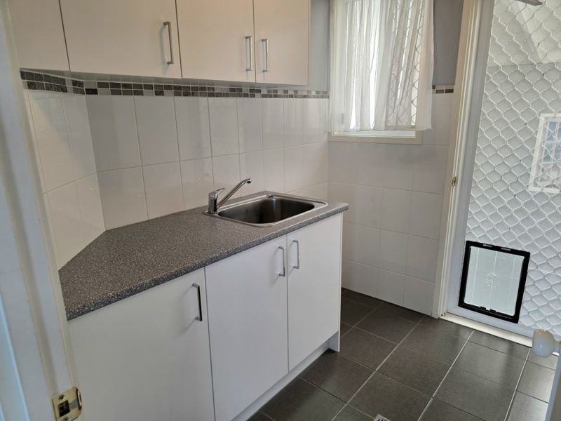 Fresh, Sunny & Immaculate 2-Bedroom