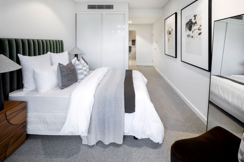 Ground-floor 2-bedroom apartment with private courtyard