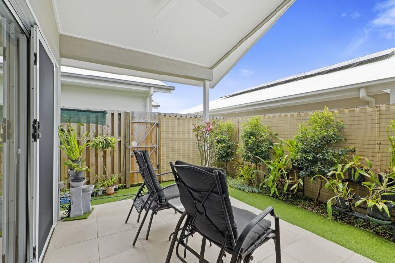 Light and Bright Home – Modern Comfort and Privacy