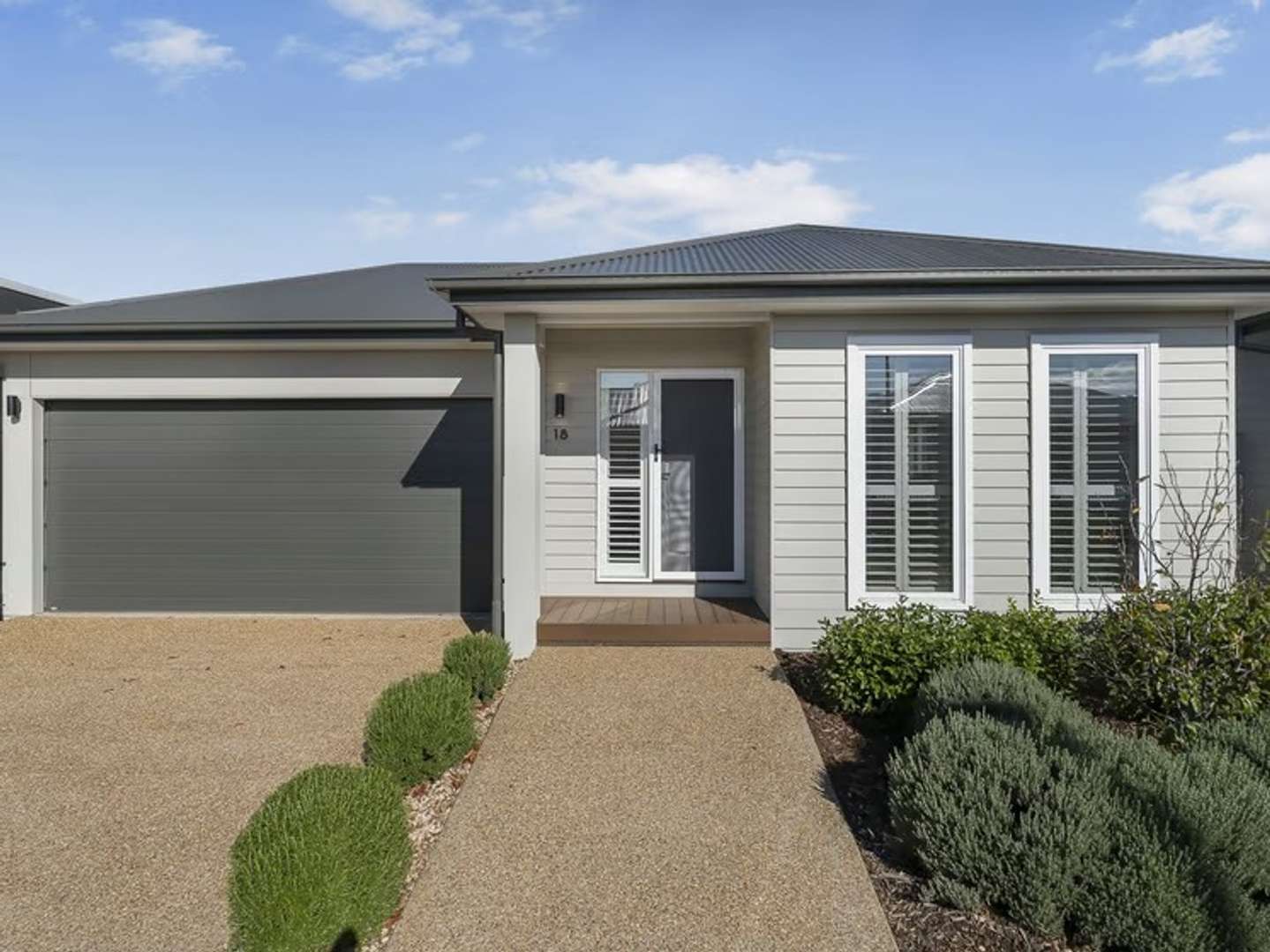 Lifestyle Communities Woodlea - Step into the welcoming Edwin
