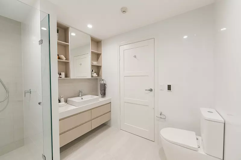 Elevated Apartment with Views Over Rushcutters Bay