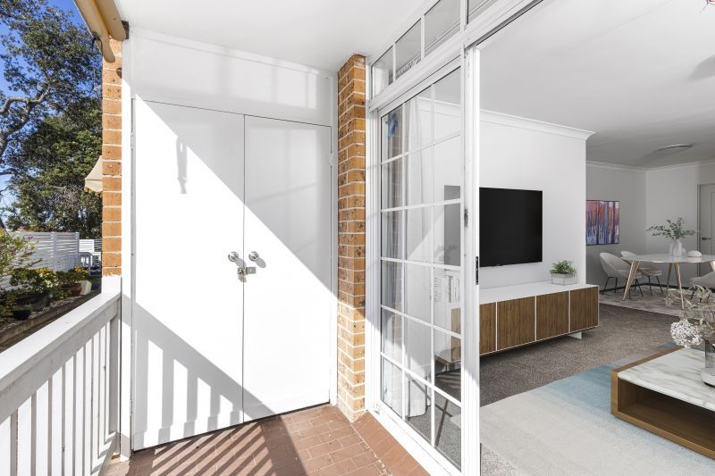 Perfectly maintained ground floor unit, with just a stroll to the main clubhouse and facilities