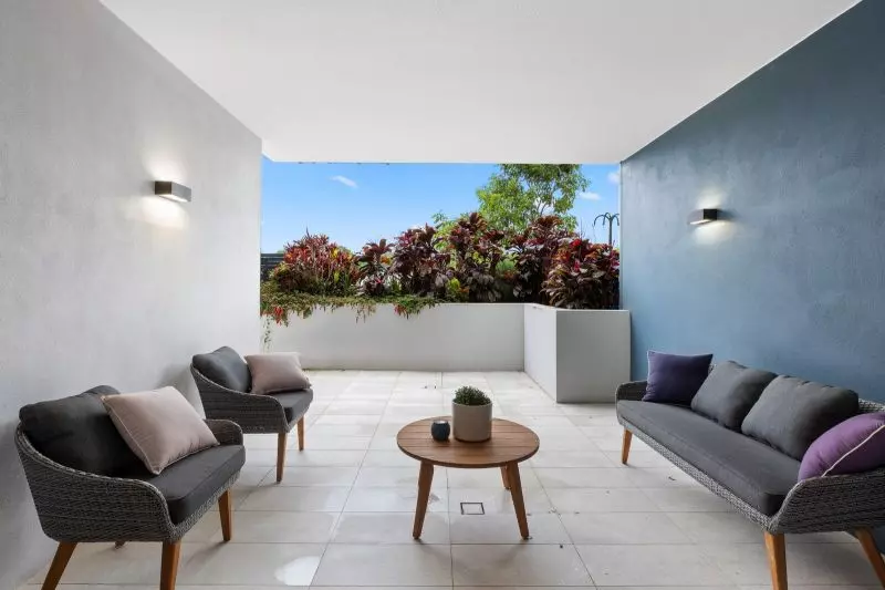 Light, bright and spacious two-bedroom apartment