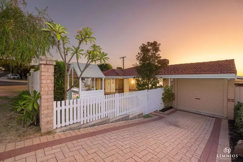 Standalone street front villa
