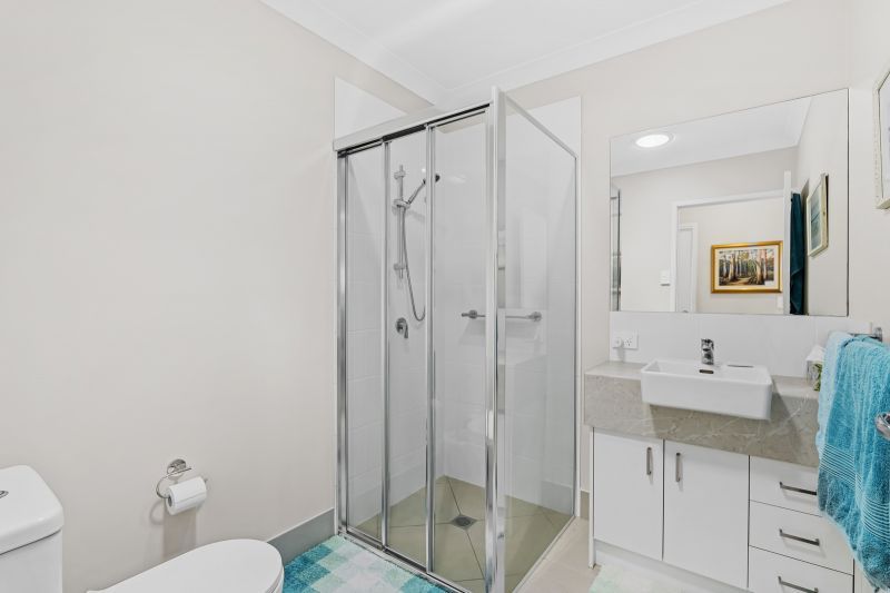 Inviting Corner Haven – Spacious Alfresco