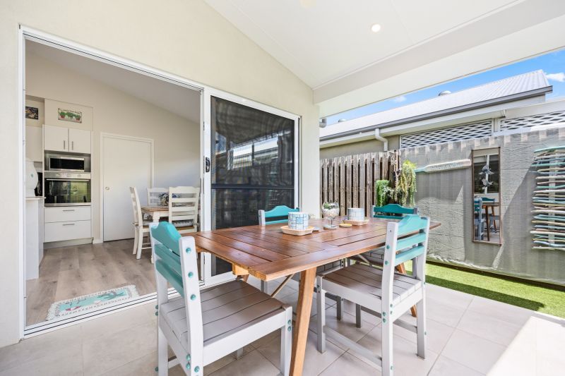 Stylish Corner Block with Bushland Views