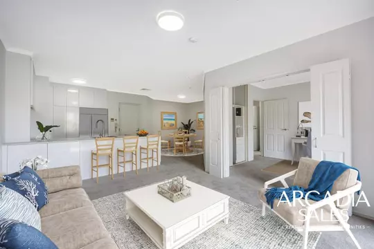 NORTH FACING NEW REFURBISHED TOP FLOOR APT