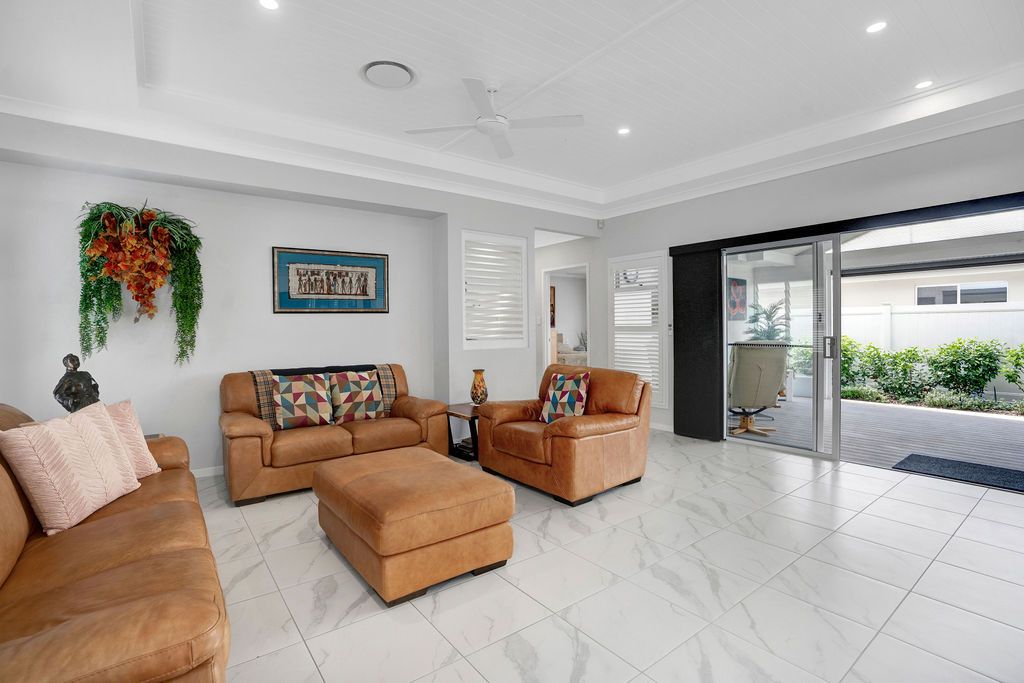 74 Oakdale II at Palm Lake Resort Beachmere Bay