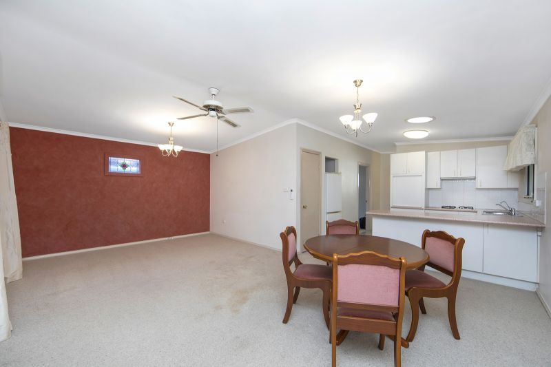 Cosy Two-bedroom Home with Enclosed Alfresco