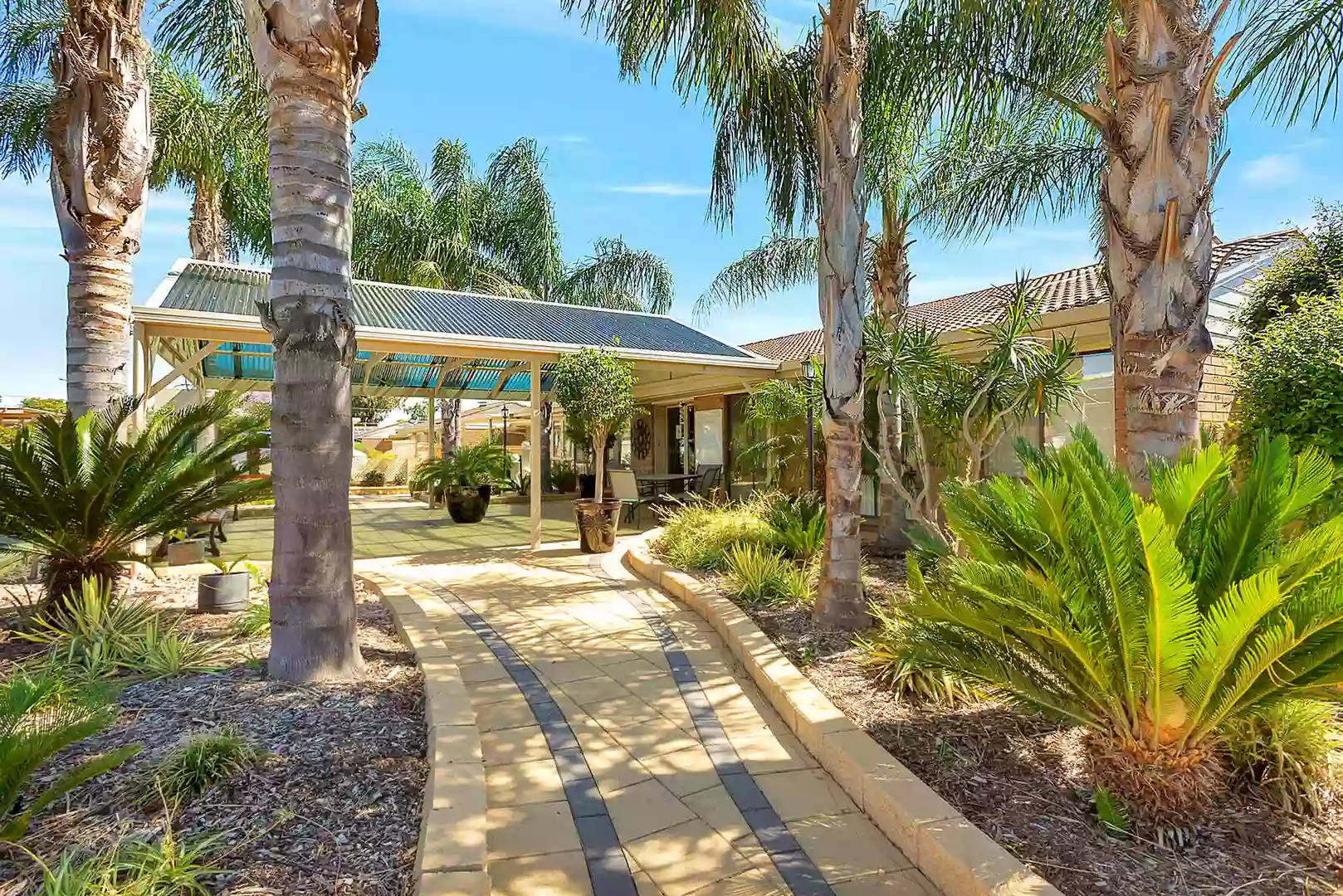 Resthaven ‘Glynde Lodge’ Retirement Living offers 81 charming and low-maintenance units, set amongst beautifully maintained grounds.