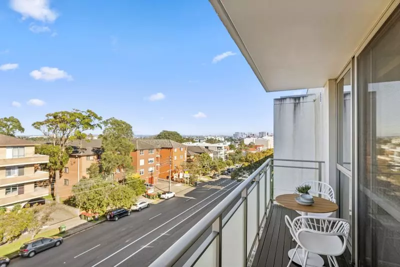 Convenient and Easy Lifestyle - Deposit Taken