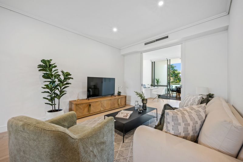 Bright, Stylish First-Floor Apartment