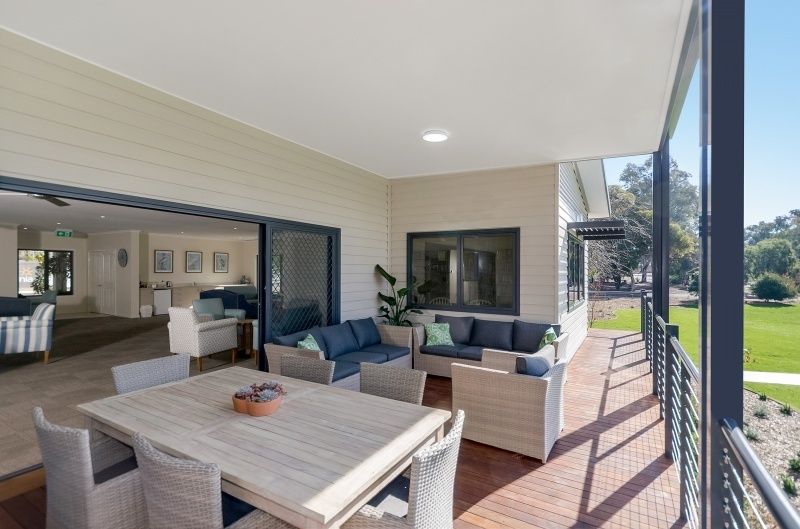 STUNNING STYLE WITH MODERN FEATURES