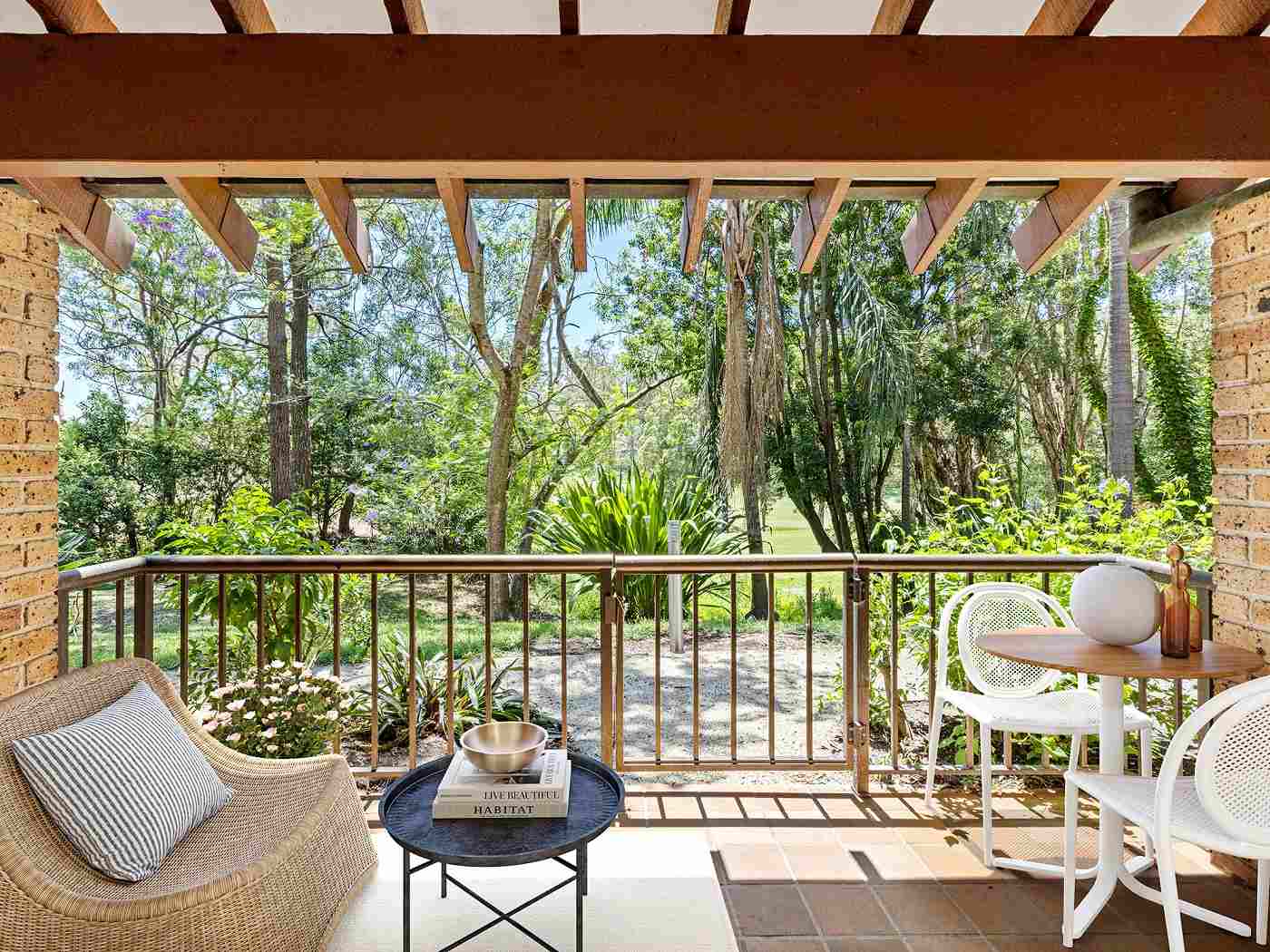 Tranquility in a One Bedroom Refurbished Unit over looking Chatswood Golf Course