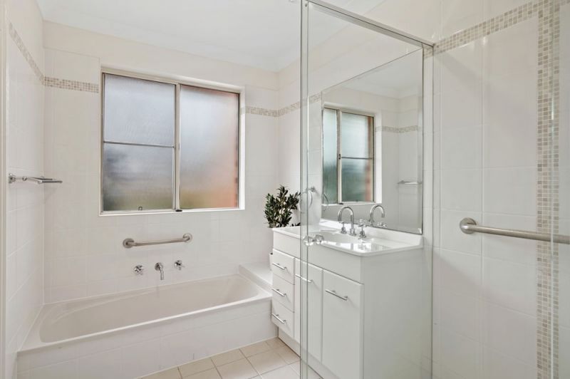 Independent living close to village amenities